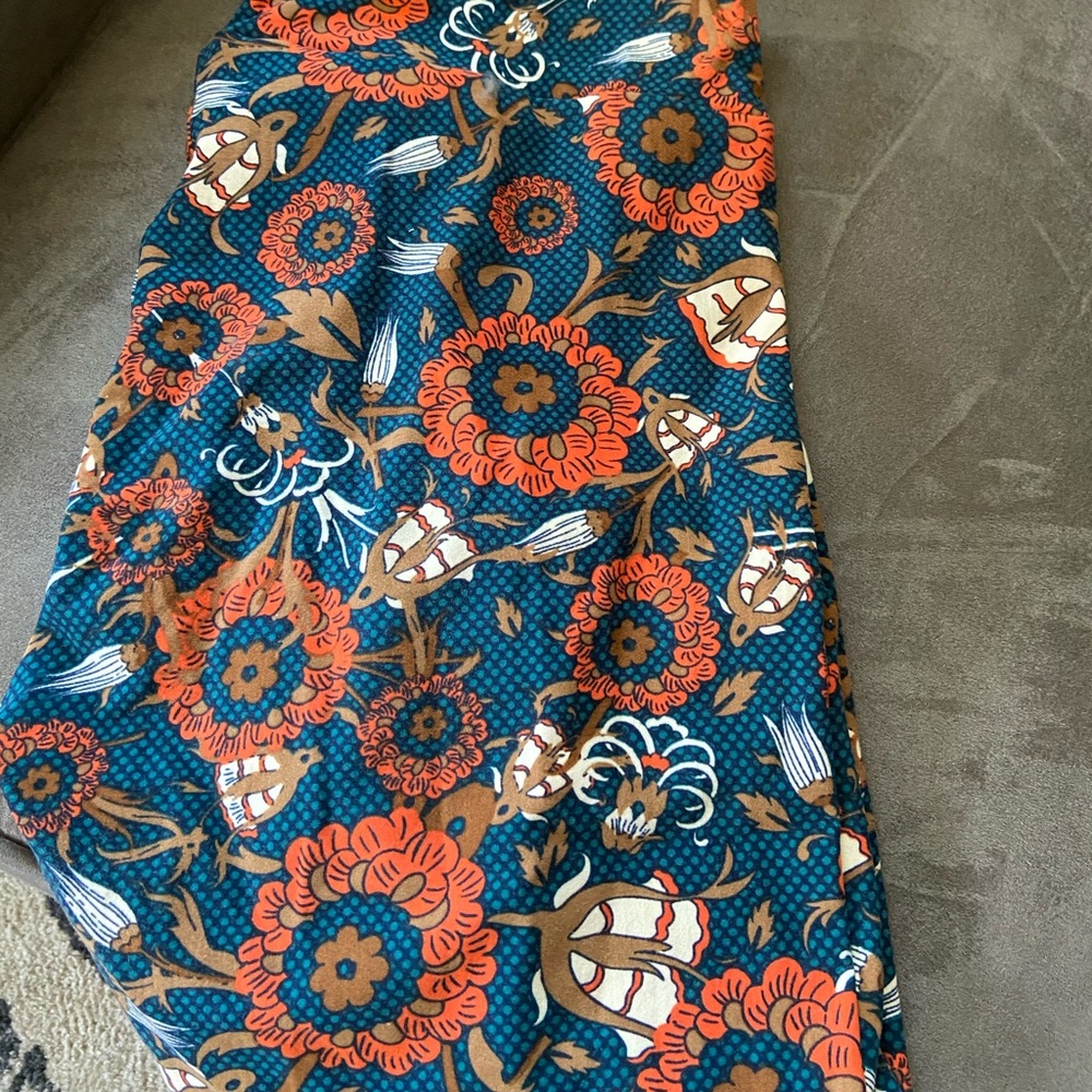 LuLaRoe Tall and Curvy leggings